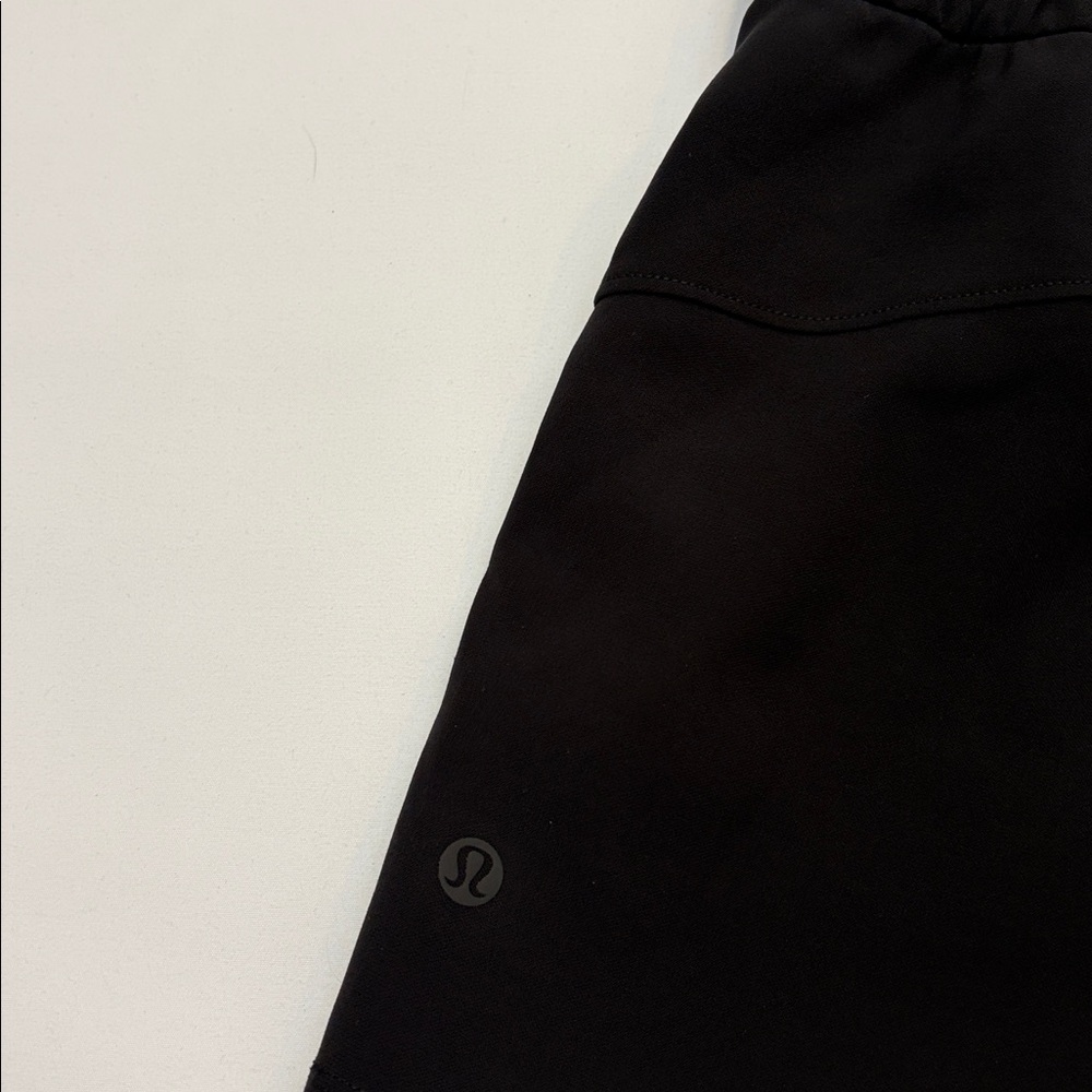 Lululemon Women’s Shorts Black On The Fly Shorts Elastic Waist size 4 - Picture 8 of 11